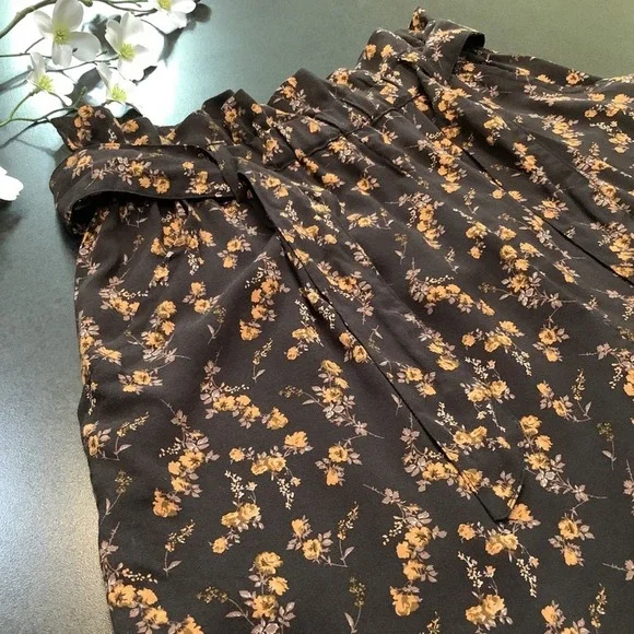 Jachs Girlfriend Floral Paper Bag High Waist Pull On Culotte Shorts NWT - Picture 9 of 16